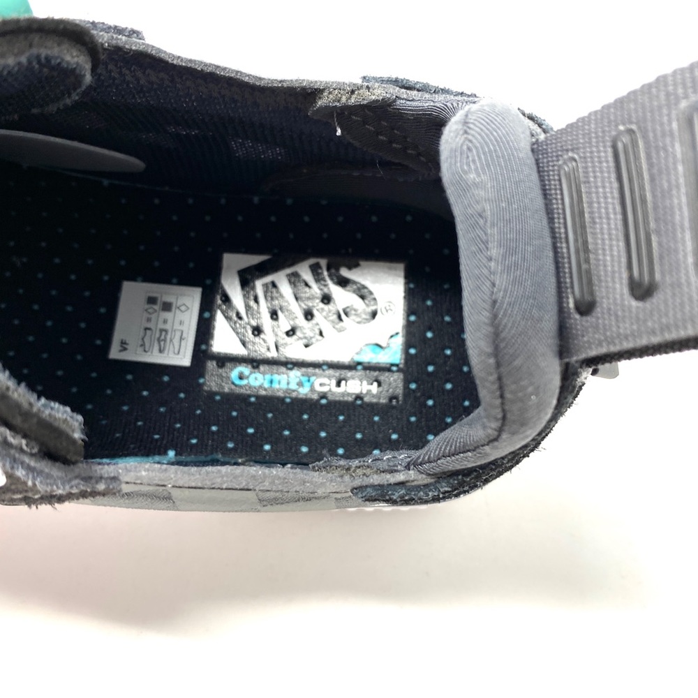 🎄 SANTA’S DEAL 🎄 Vans MTE Low Top Women’s Sneakers suede Grey Black Size 8.5 - Picture 9 of 9